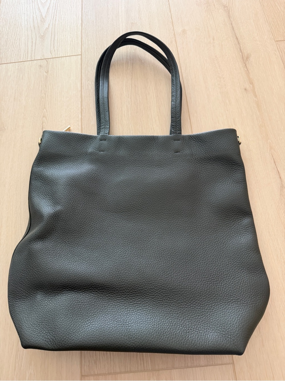 Cuyana tall easy zipper tote in dark olive - Picture 4 of 8